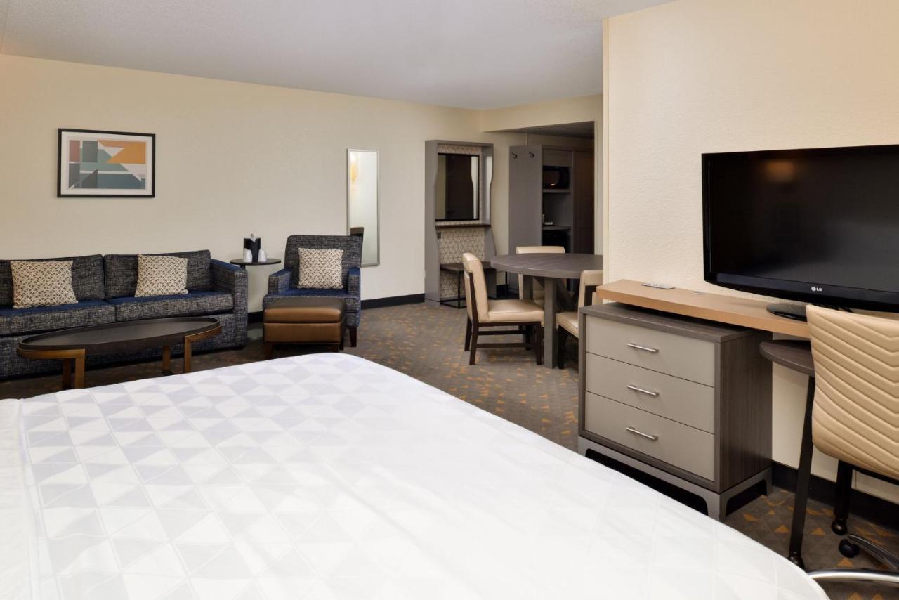 Holiday Inn Hotel & Suites Overland Park-Convention Center By Ihg מראה חיצוני תמונה