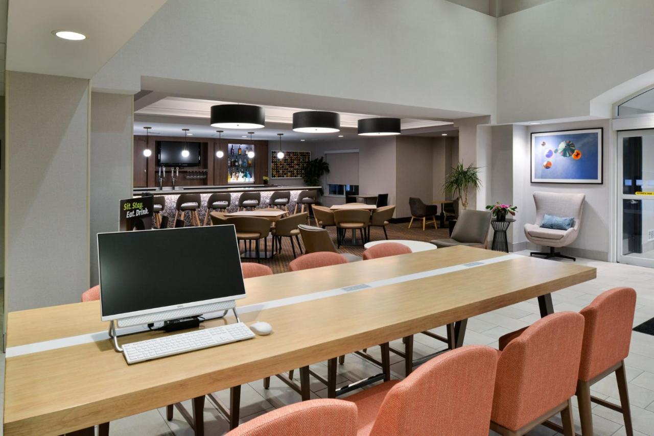 Holiday Inn Hotel & Suites Overland Park-Convention Center By Ihg מראה חיצוני תמונה