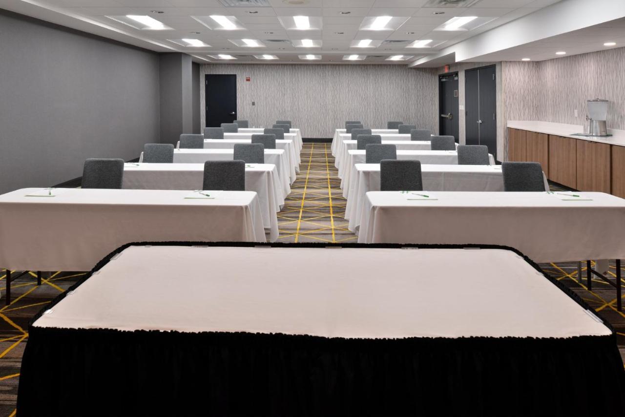 Holiday Inn Hotel & Suites Overland Park-Convention Center By Ihg מראה חיצוני תמונה