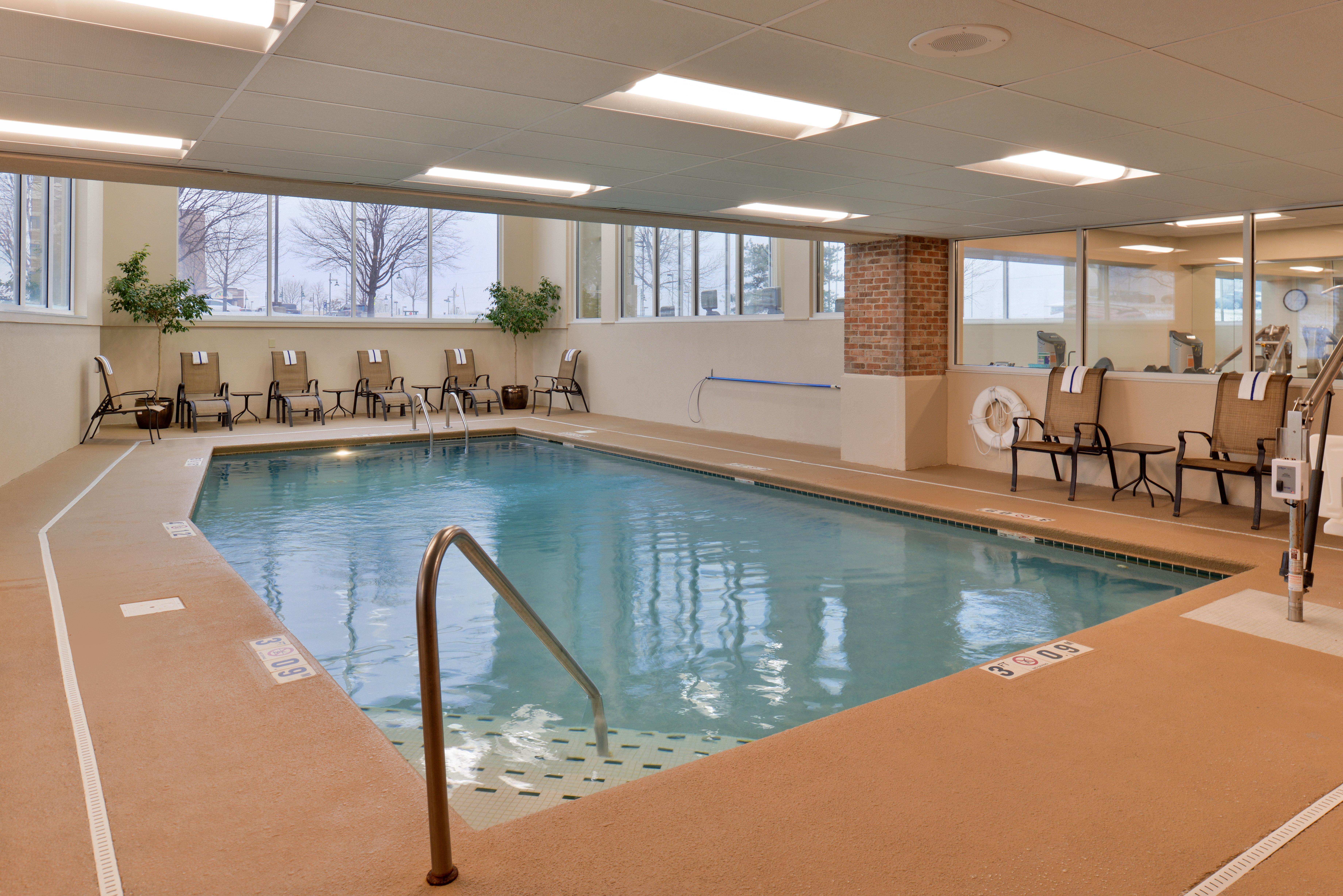 Holiday Inn Hotel & Suites Overland Park-Convention Center By Ihg מראה חיצוני תמונה