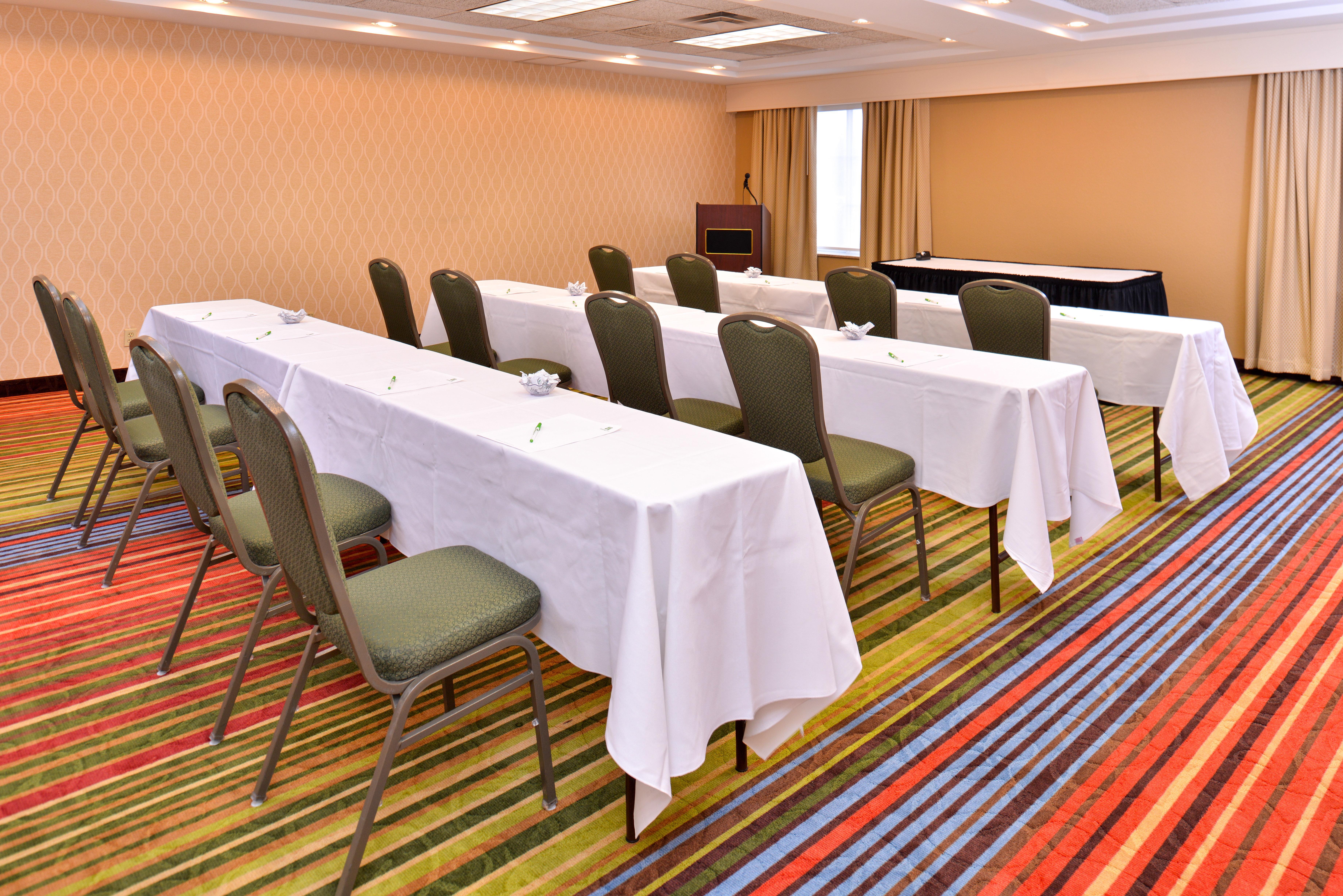 Holiday Inn Hotel & Suites Overland Park-Convention Center By Ihg מראה חיצוני תמונה